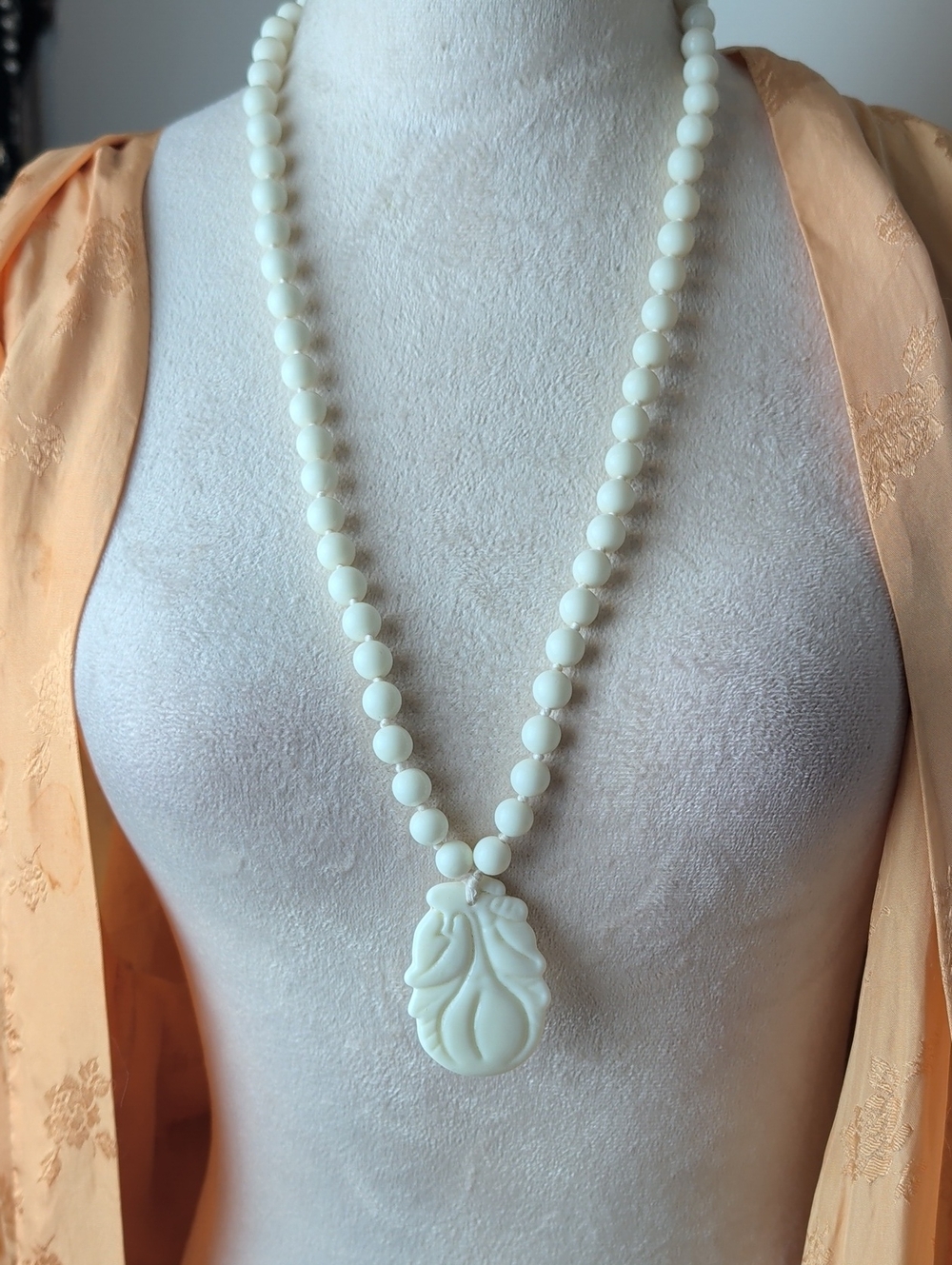Vintage Milk Glass Carved Floral Pendant 60s/70s Knotted Bead Necklace